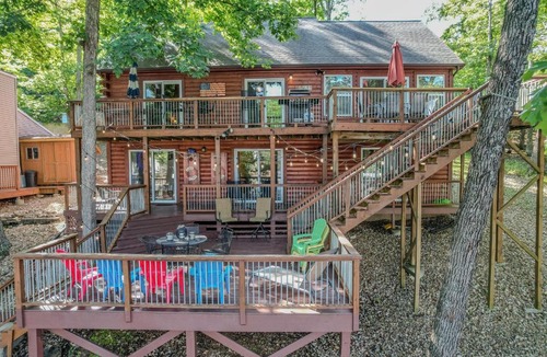 Osage Beach House | Osage Beach Cabin with Private Dock and Lily Pad