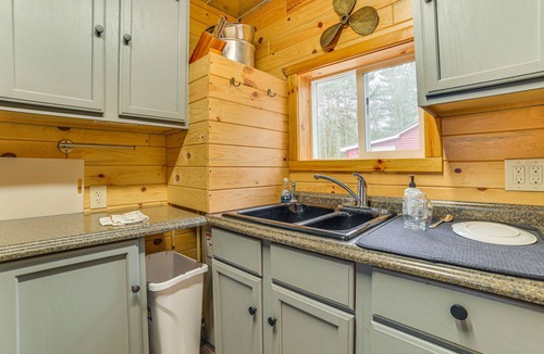 Oscoda Cabin | Oscoda Cabin w/Charcoal Grill: Walk to Lake Huron