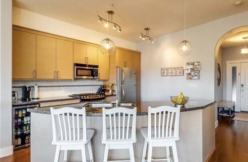 Osoyoos Condo | Osoyoos Lakefront, Perfect Summer Vacation Spot, Pool, Hot Tub and Private Beach