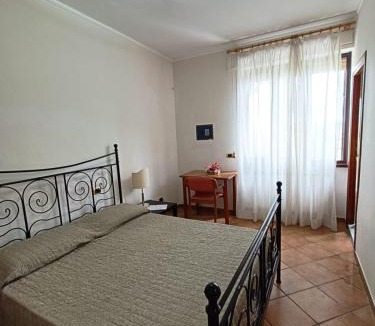 Grottaferrata Hotel | OSTELLO del Lago