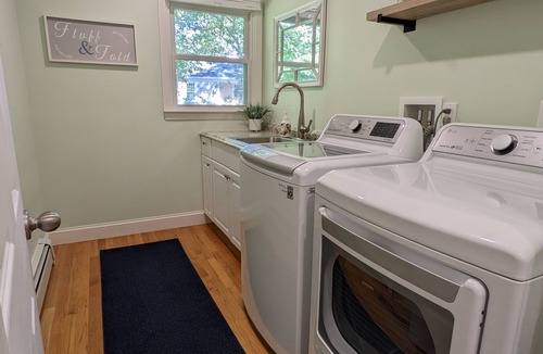 Osterville House | Osterville - close to town & beach, AC, beach pass