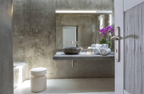 Drafaki Hotel | Ostraco Suites
