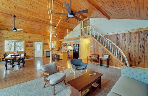 Oswegatchie Cottage | Oswegatchie River Cabin w/Kayaks + Fire Pit!