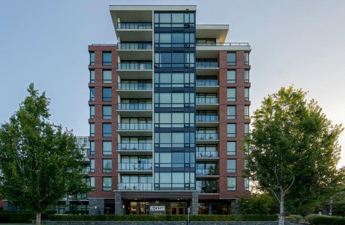James Bay Hotel | Oswego Hotel