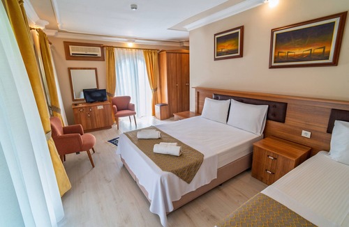 Sarimsakli Hotel | Otel Türk Evi