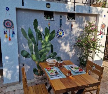 Ayvalik City Center House | OTELIA PANSIYON