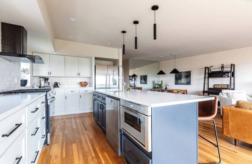 CUF House | OTR Boutique Firehouse w/Deck Views of the City