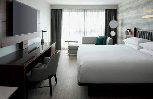 Byward Market - Parliament Hill Hotel | Ottawa Marriott Hotel