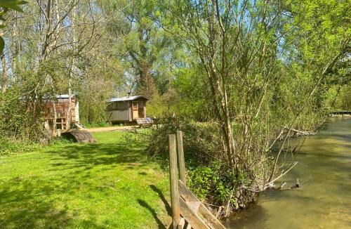 Lechlade House | Otter Camp Private Riverside Glamping with Hot Tub