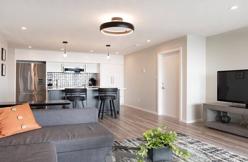 Saanich East Apartment | Otter Grotto