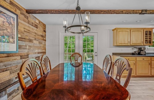 Berkeley Springs House | Otter Manor - Wifi|Fire Pit| Gameroom|Grill|Private Trail