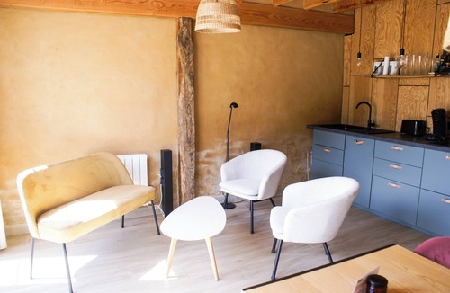 Montchevrier House | Oude Schuur Omgetoverd tot Moderne Gîte