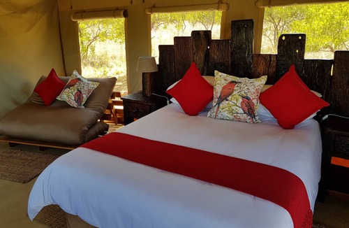 Hammanskraal Cabin | OuKlip Game Lodge