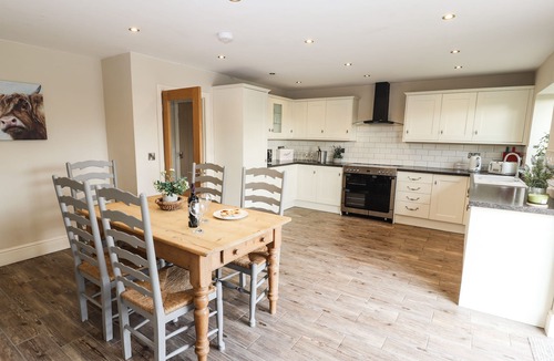 Cotebrook Cottage | OULTON BARN HOUSE, family friendly, with a garden in Tarporley