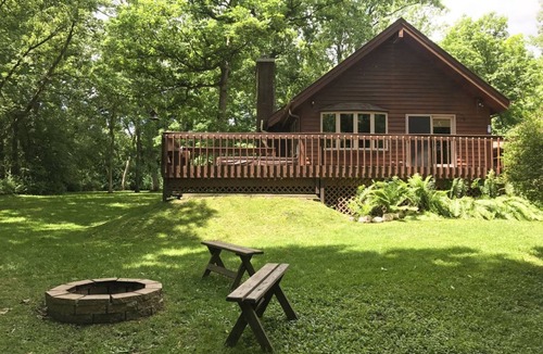 Delavan Lake Cabin | 🌲 Our Cabin Is Ready When You’re Ready🌲