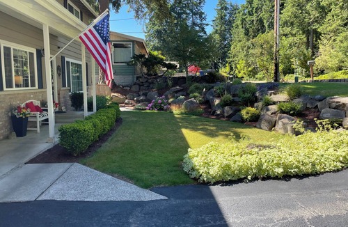 Edmonds House | Our Nest Edmonds: Sleeps 10/Gourmet Kitchen/Sport Court/Amenities Galore/5⁕hosts