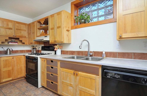 Salida House | Our sunny, solar-powered home is located on the biking path that leads to Salida’s quaint downtown. The house has a rural feel and fantastic panoramic views, but is just 3 miles from all the restaurants, galleries, shops, and parks of Salida.