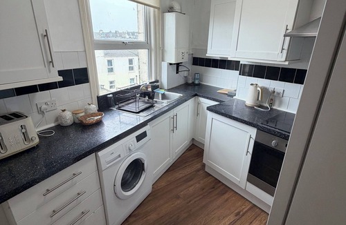 St Leonards-On-Sea Apartment | Out look central location by the sea