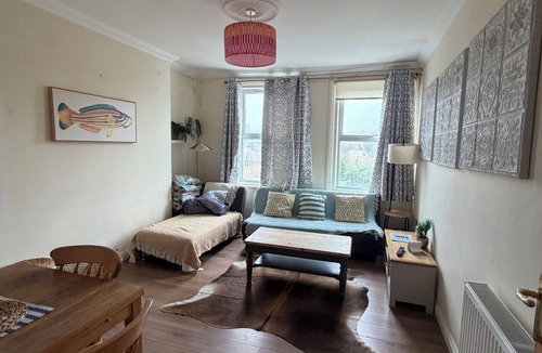 St Leonards-On-Sea Apartment | Out look central location by the sea