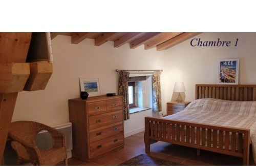 Gazaupouy Cottage | Outbuilding of a 14th century medieval tower in the Gers