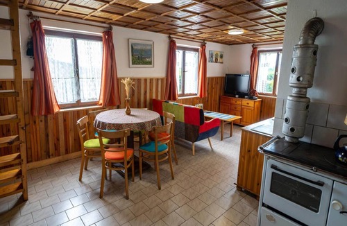 Slabce House | Outdoor Adventure & Relaxation