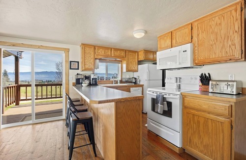 Hamilton House | Outdoor adventures all around this comfy home with stunning views prime location