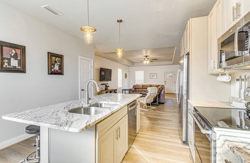 Navarre Cottage | Outdoor Bar & Fire Pit: Navarre Getaway!