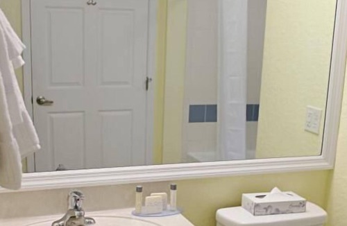 Bostroms Resort | Outdoor Getaway! 2 Stylish Units w/Kitchen, Beach, Pool, Surfing, Parking