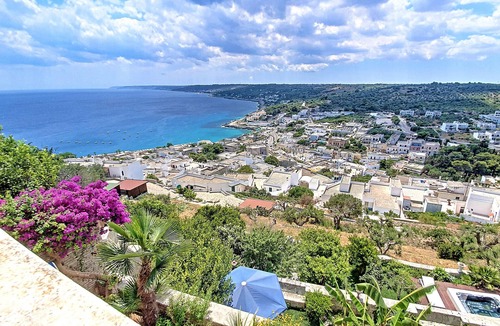 Castro Marina Ski Chalet | Outdoor jacuzzi in old town w/fantastic sea view