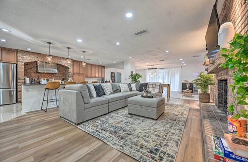 Limona Improvement Cottage | Outdoor Oasis! Group Getaway w/Pool in Brandon
