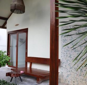 Sekongkang Hotel | OUTSIDE bungalow
