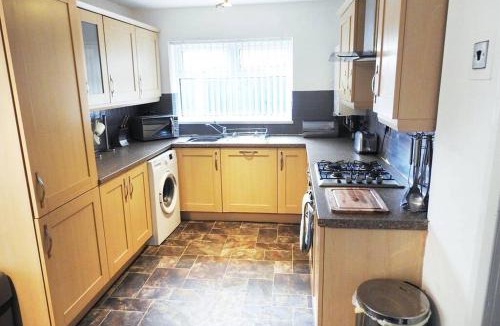 Hull Apartment | Outstanding and Spacious modern 4 bedroom house