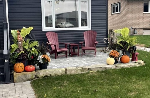 Leamington Cottage | Outstanding Cottage with Nice Beach Sights in Leamington, Ontario