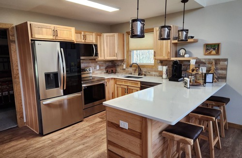 Jim Thorpe Ski Chalet | OUTSTANDING COUPLES RETREAT IN EXCLUSIVE LAKE COMMUNITY IN JIM THORPE