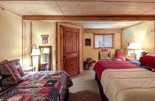 Carmine Cabin | Outstanding Cozy Cabin at Texas Y'all