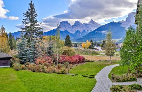 Canmore Apartment | Outstanding Mountain Condo - Pool, Hot Tub & Waterslide!