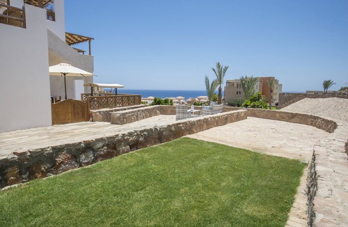 Sahl Hasheeh Apartment | Outstanding Waterfront Studio Apartment in Azzurra