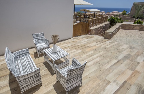 Sahl Hasheeh Apartment | Outstanding Waterfront Studio Apartment in Azzurra