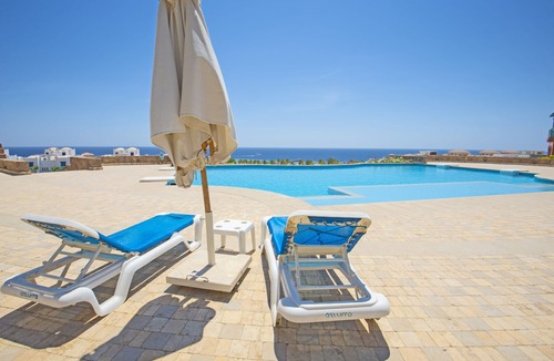 Sahl Hasheeh Apartment | Outstanding Waterfront Studio Apartment in Azzurra