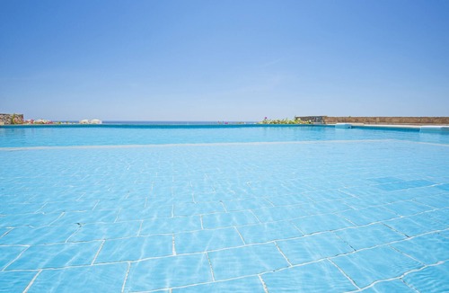 Sahl Hasheeh Apartment | Outstanding Waterfront Studio Apartment in Azzurra