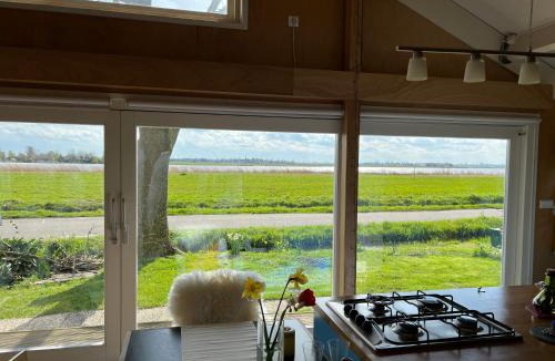 Monnickendam House | Over Lake