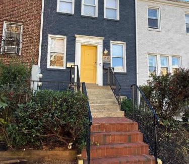 Mount Pleasant Apartment | Over on Oak St