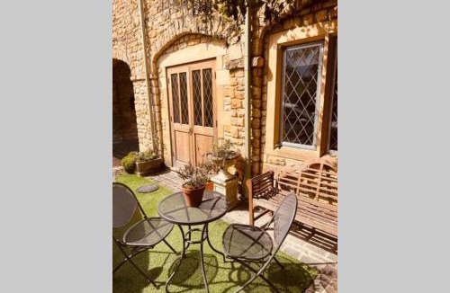 Chipping Campden House | Over The Arches, Chipping Campden