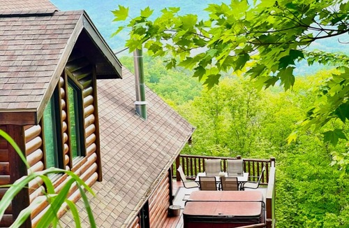 Whittier Cabin | "Over the Edge" Cabin with Amazing Views! Reduced rates for June !