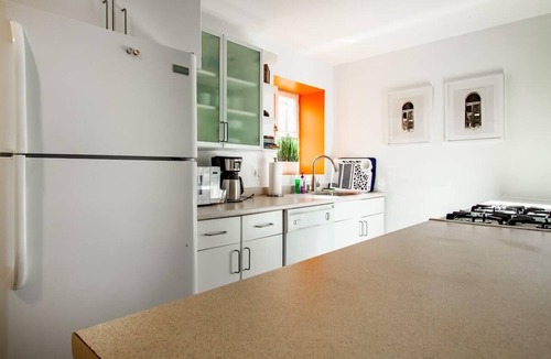 Adams Morgan Apartment | Over the Moon About ☽C ! ✓Adams Morgan ✓METRO subway ✓Rock Creek Park