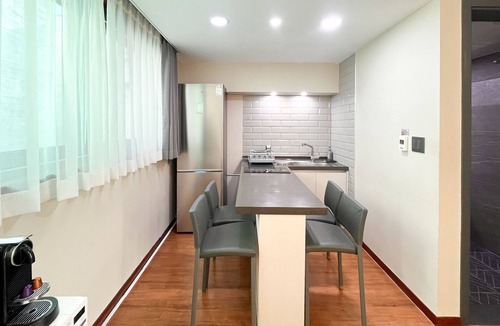 Sang Apartment | OVER THE MOUNTAIN