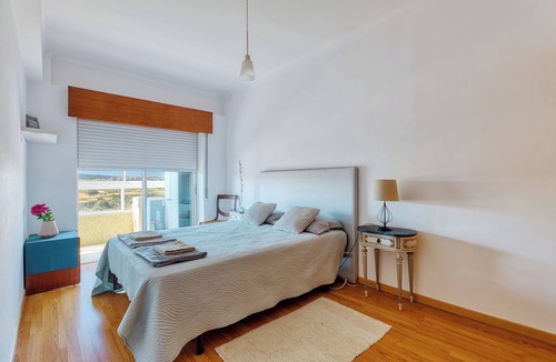 Cacilhas Apartment | Over the Rainbow