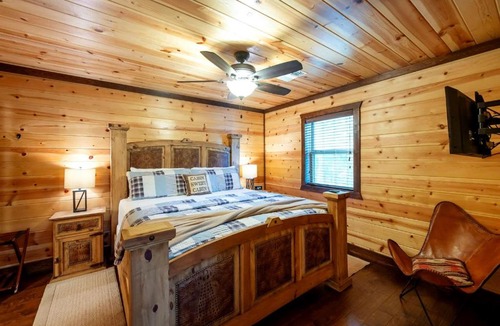 Hochatown House | Over Yonder Inn