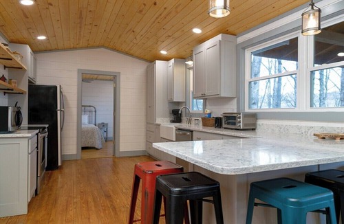 Clarkesville Cabin | Overlook at Lake Burton - Beautiful views of Lake
