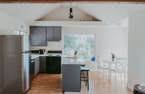 California Wine Country Cottage | Overlook Cottage